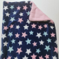 Preview: Kuscheldecke, rosa, dunkelblau sterne hellblau rosa weiss 3-fach Fleece