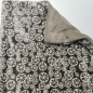 Preview: Kuscheldecke, helltaupe, taupe blumen creme 3-fach Fleece