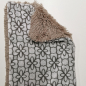 Preview: Relaxdecke superflauschig, taupe, blumen ton in ton, 4-lagiger Wellness-Fleece