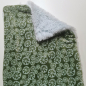 Preview: Relaxdecke superflauschig, zartblau, grün blumen zartblau, 4-lagiger Wellness-Fleece