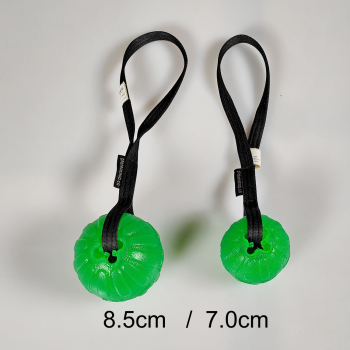 Preview: Ball grün, 7cm, weich stabil mit Bandschlaufe