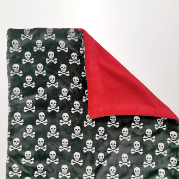 Kuscheldecke, rot-swarz_totenkopf 3-fach Fleece