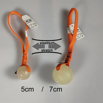 Ball, schwimmend, leuchtend in der Nacht, elastband orange