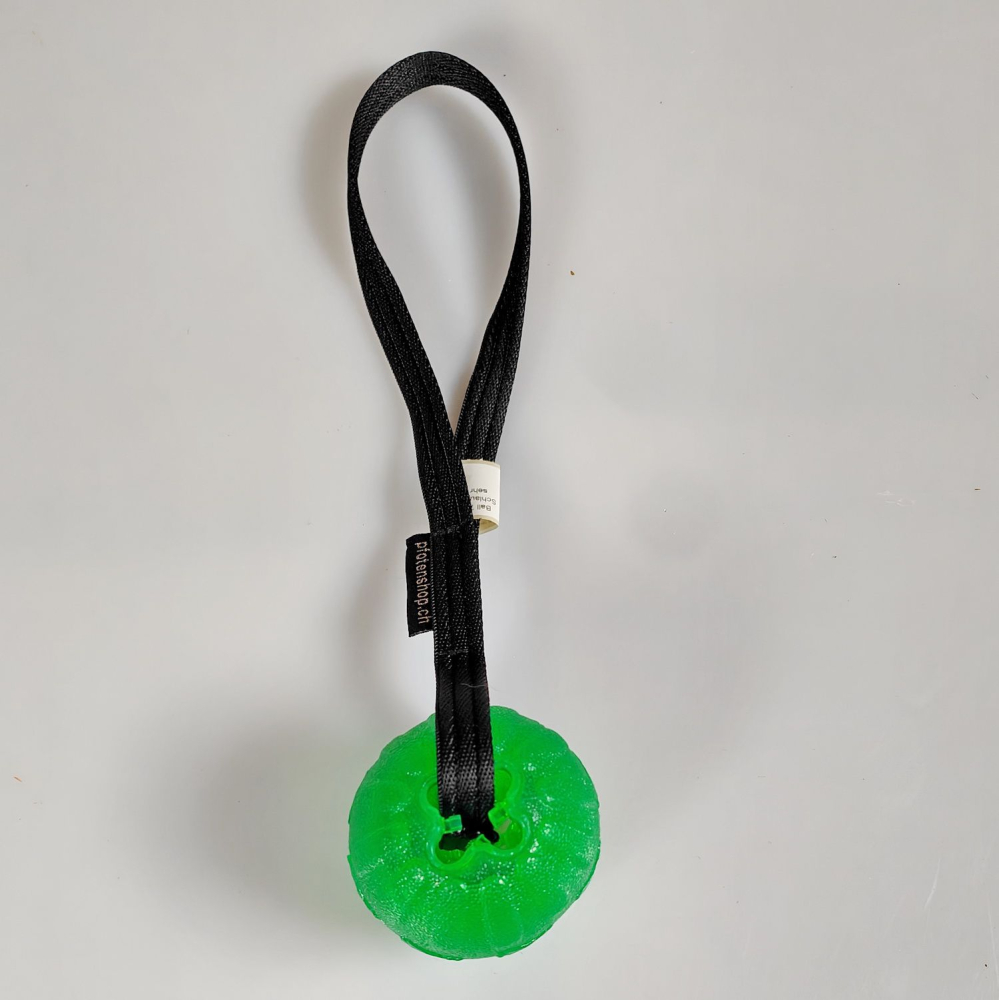 Ball grün, 7cm, weich stabil mit Bandschlaufe