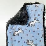 Relaxdecke superflauschig, schwarz-hellblau_einhorn 4-lagiger Wellness-Fleece